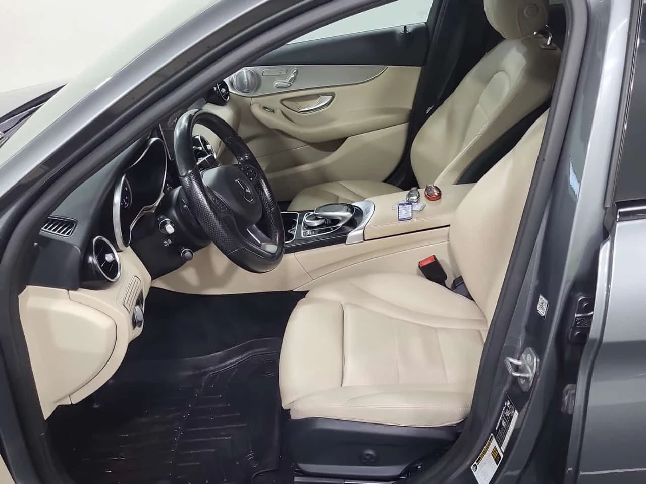 Mercedes-Benz C 300 * CARFAX * ЦЕНА ДО БГ, снимка 6 - Автомобили и джипове - 54988637