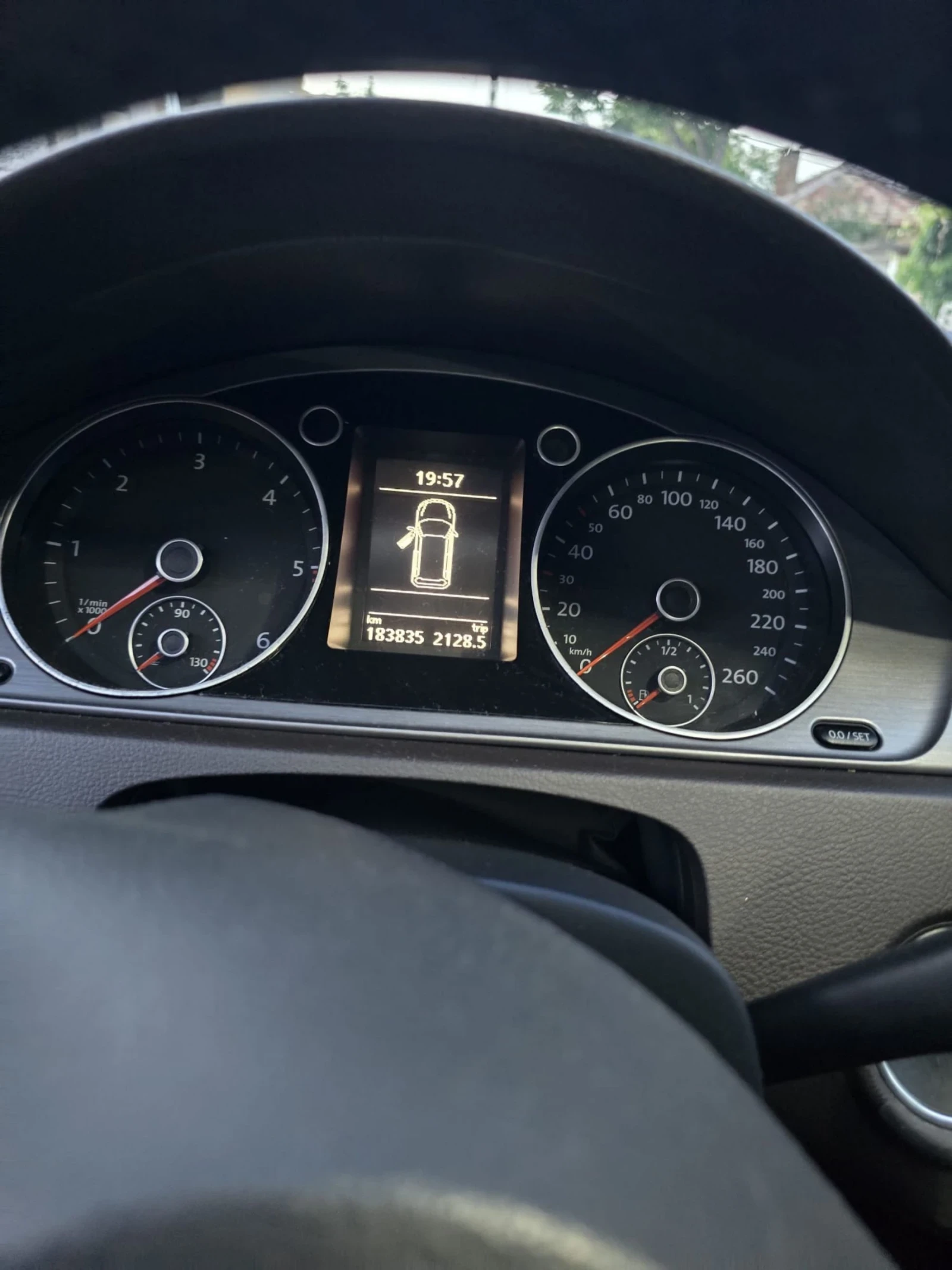 VW Passat, снимка 12 - Автомобили и джипове - 55393053