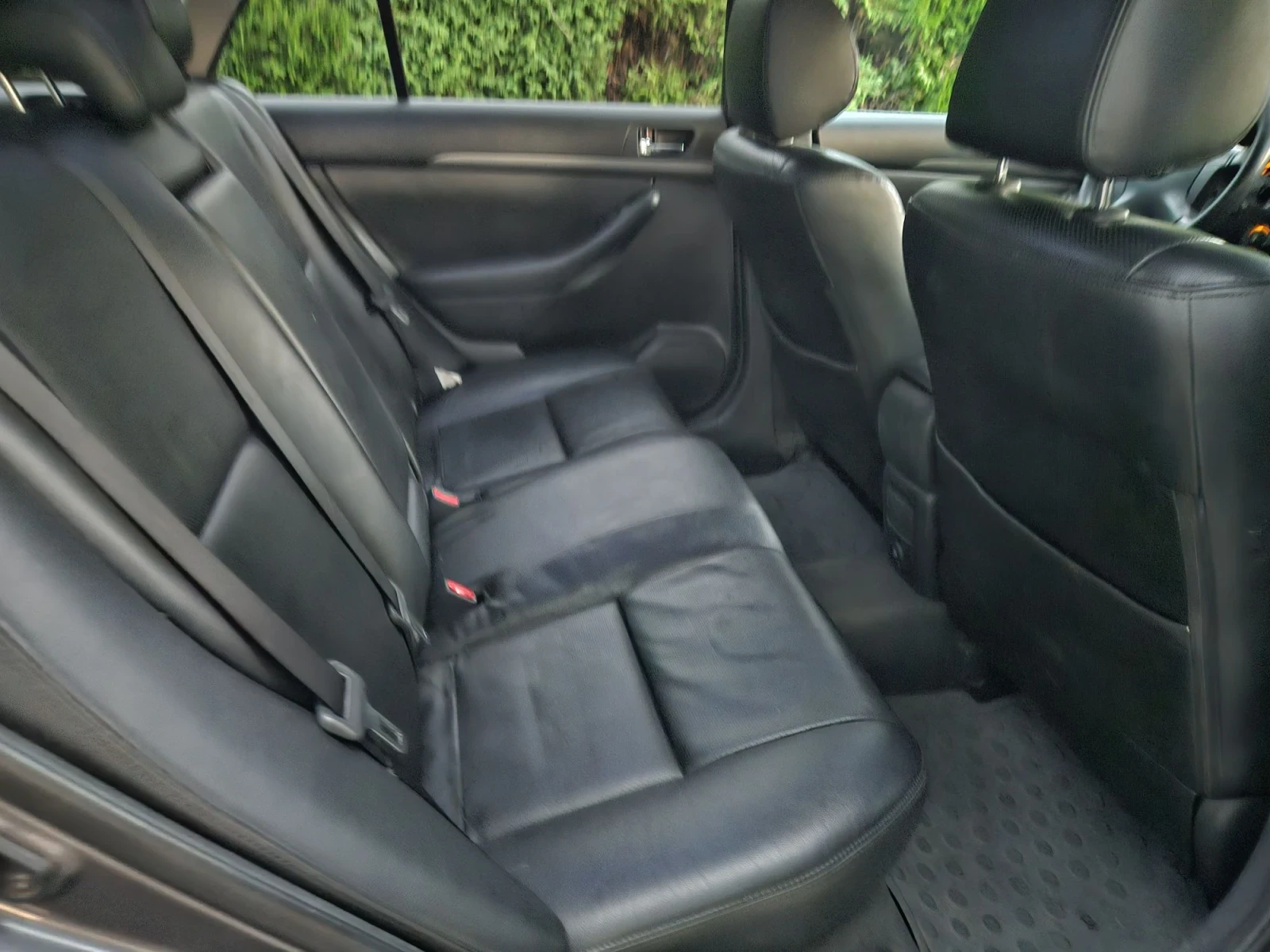 Toyota Avensis Газ -Автоматик !!!, снимка 11 - Автомобили и джипове - 55826632