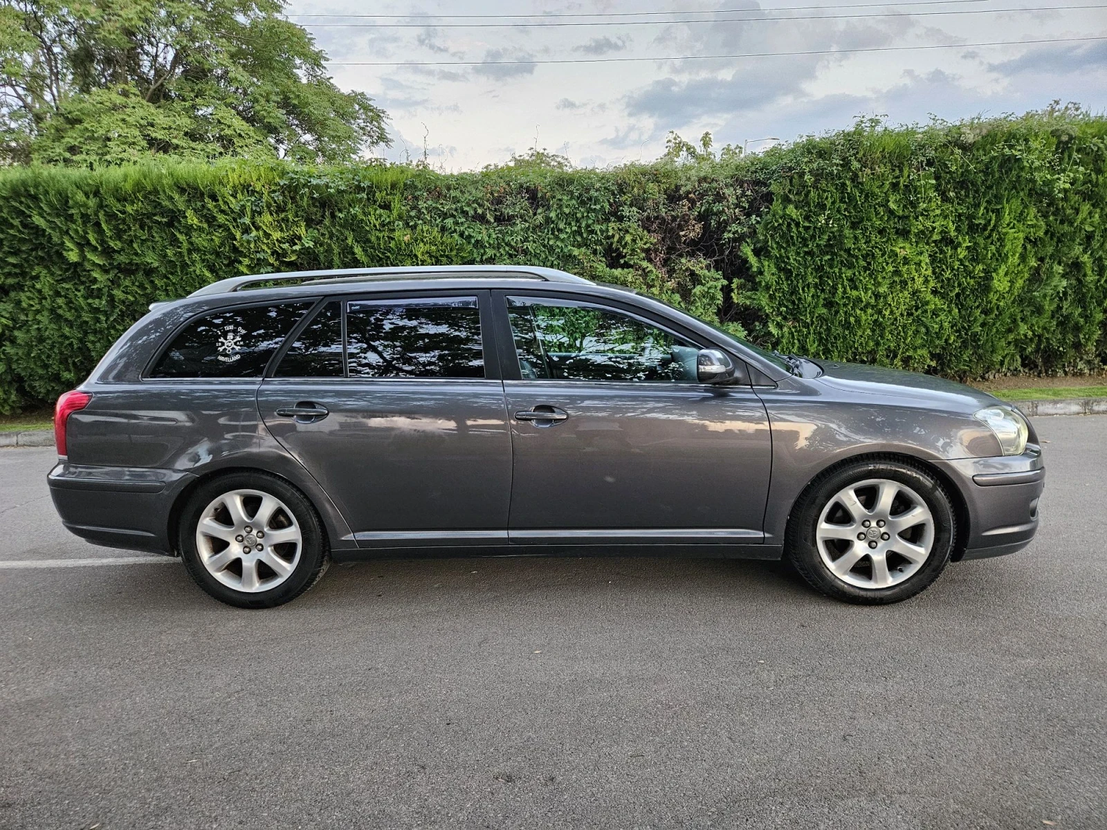 Toyota Avensis Газ -Автоматик !!!, снимка 3 - Автомобили и джипове - 55826632