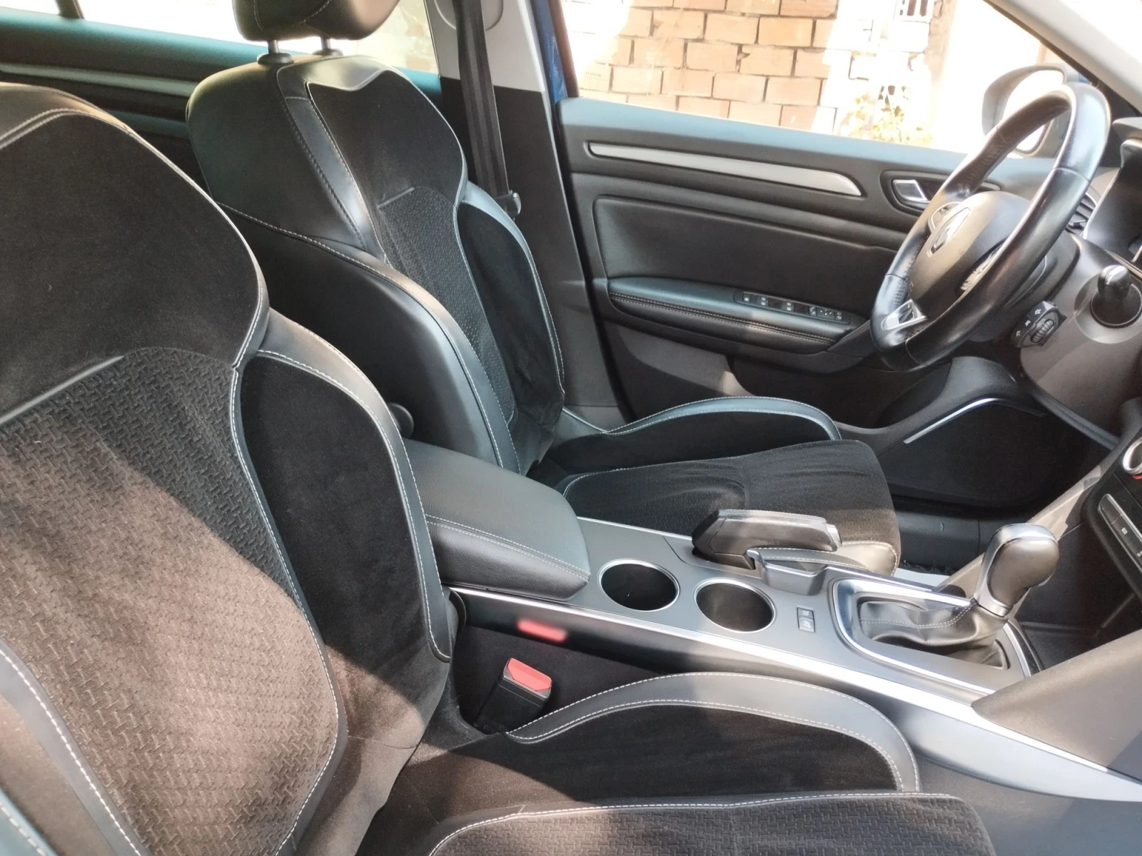 Renault Megane 1.5dci 110kc AUTOMATIC , снимка 12 - Автомобили и джипове - 55892423