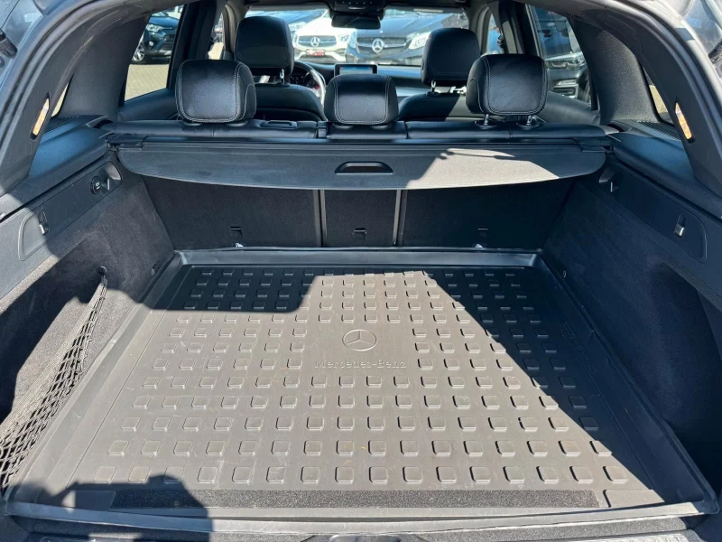 Mercedes-Benz GLC 250 4MATIC/9G-TRONIC/AMG-PACK/PANO/AHK/LED/137D, снимка 6 - Автомобили и джипове - 51985276