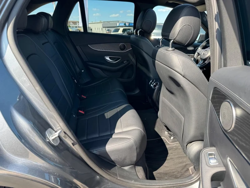 Mercedes-Benz GLC 250 4MATIC/9G-TRONIC/AMG-PACK/PANO/AHK/LED/137D, снимка 12 - Автомобили и джипове - 51985276