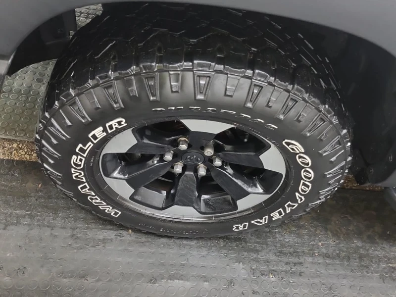 Dodge RAM 1500 REBEL CREW CAB SHORT BED  CARFAX, снимка 17 - Автомобили и джипове - 53220478