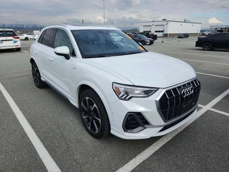 Audi Q3 * TECHNIK * Quattro * 360 * PANO* Подгреви * , снимка 2 - Автомобили и джипове - 53529609