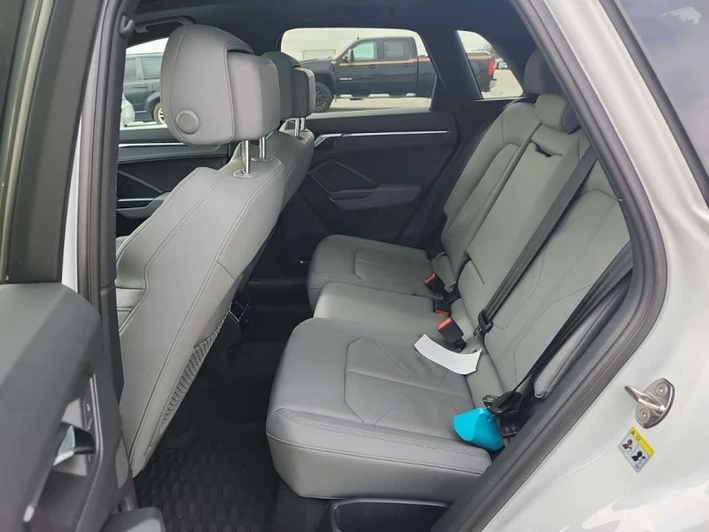 Audi Q3 * TECHNIK * Quattro * 360 * PANO* Подгреви * , снимка 13 - Автомобили и джипове - 53529609