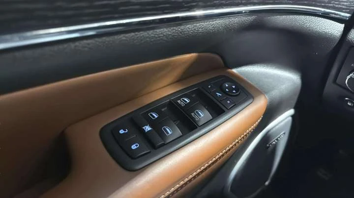 Jeep Grand cherokee SUMMIT | 3.0L V6 Turbo Diesel | CLEAN CARFAX, снимка 13 - Автомобили и джипове - 53498147