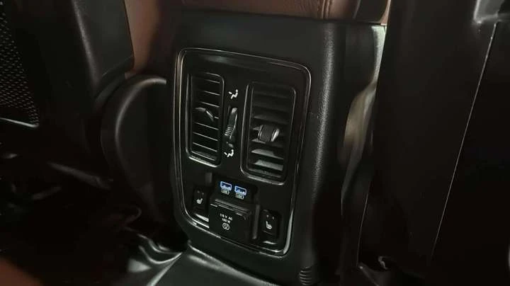 Jeep Grand cherokee SUMMIT | 3.0L V6 Turbo Diesel | CLEAN CARFAX, снимка 11 - Автомобили и джипове - 53498147