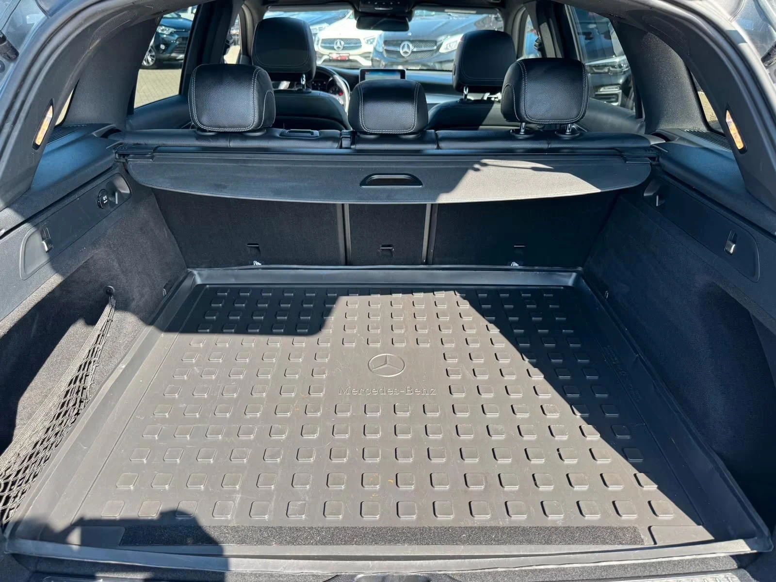 Mercedes-Benz GLC 250 4MATIC/9G-TRONIC/AMG-PACK/PANO/AHK/LED/137D - изображение 6