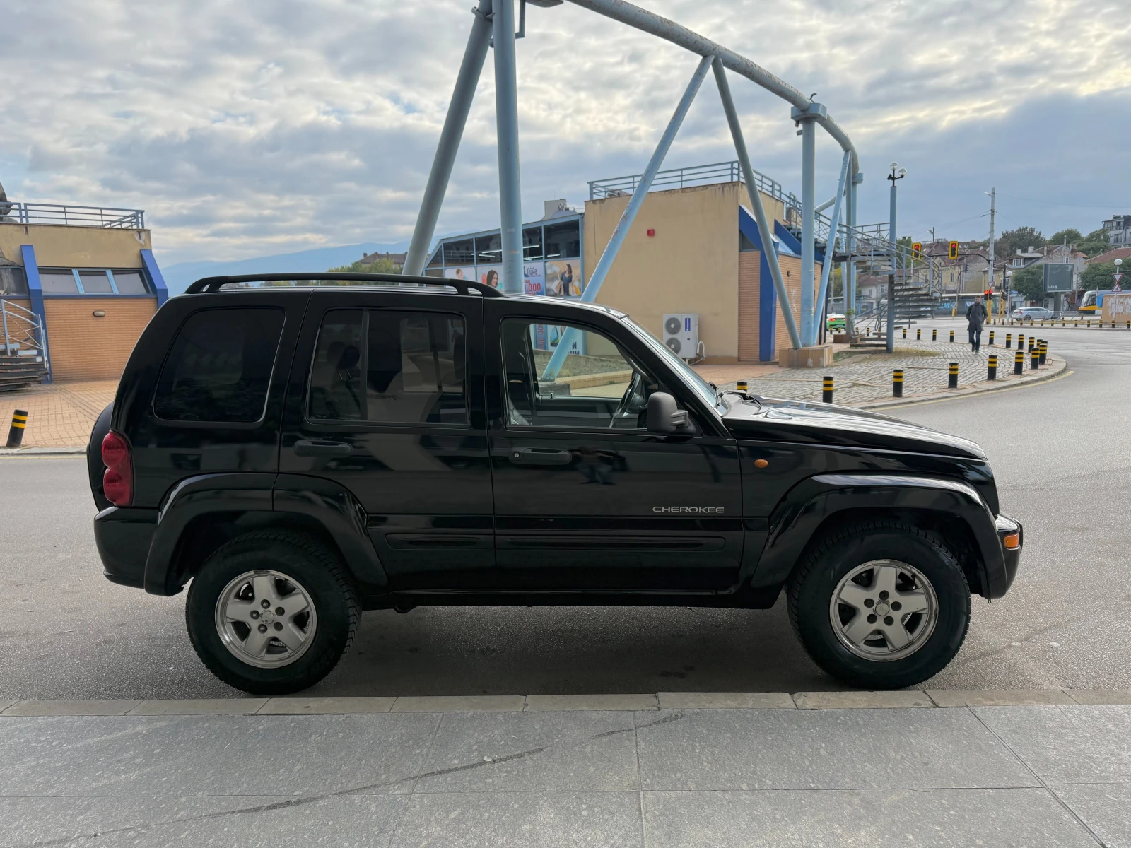 Jeep Cherokee 6 МЕСЕЦА ГАРАНЦИЯ/3.7i 204к.с. Газ/Бензин Автомат - изображение 5