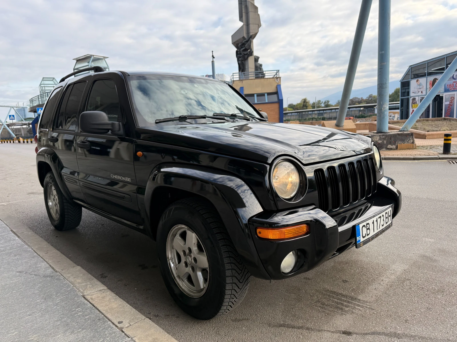 Jeep Cherokee 6 МЕСЕЦА ГАРАНЦИЯ/3.7i 204к.с. Газ/Бензин Автомат - изображение 6
