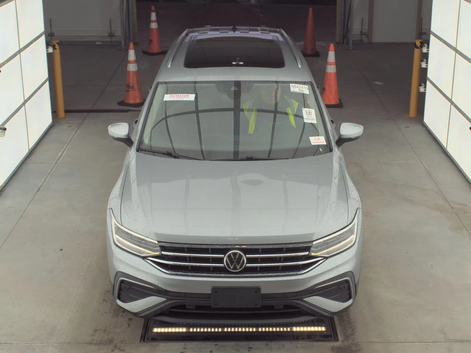 VW Tiguan 6+ 1, снимка 2 - Автомобили и джипове - 53712811