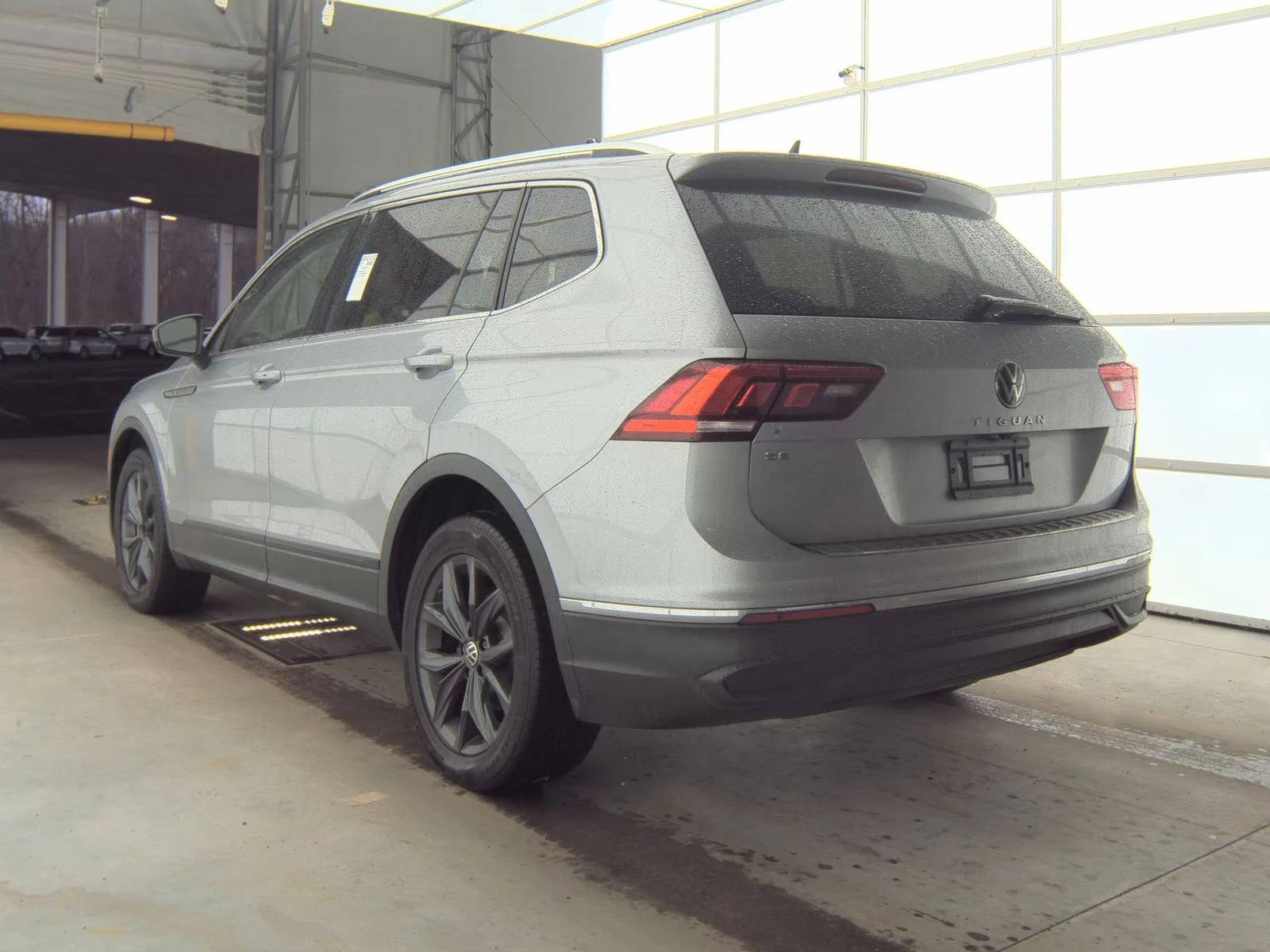 VW Tiguan 6+ 1, снимка 6 - Автомобили и джипове - 53712811