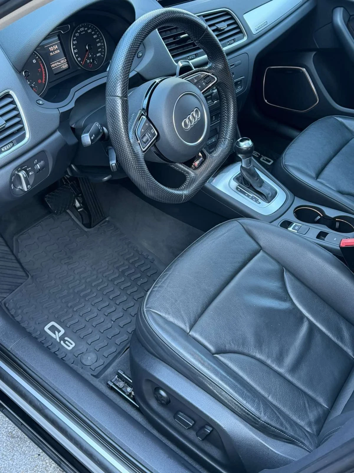 Audi Q3 2.0TFSI 211к.с // Quattro // S-Tronic, снимка 10 - Автомобили и джипове - 53972590