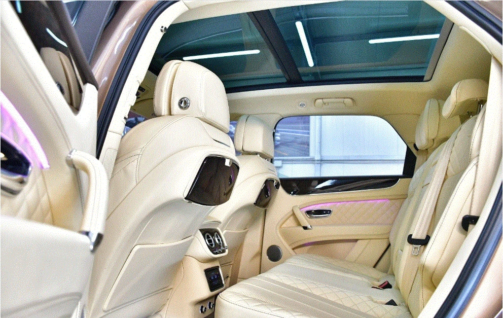 Bentley Bentayga W12, снимка 12 - Автомобили и джипове - 54091010