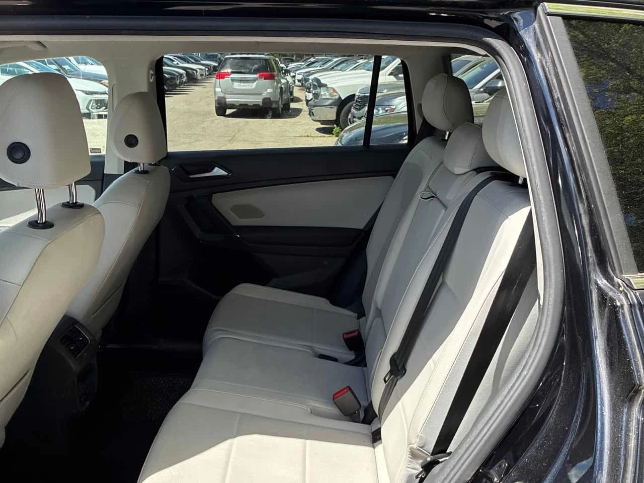 VW Tiguan * Comfortline * CARFAX * ОТ ПРЕДСТАВИТЕЛСТВО, снимка 12 - Автомобили и джипове - 54790097