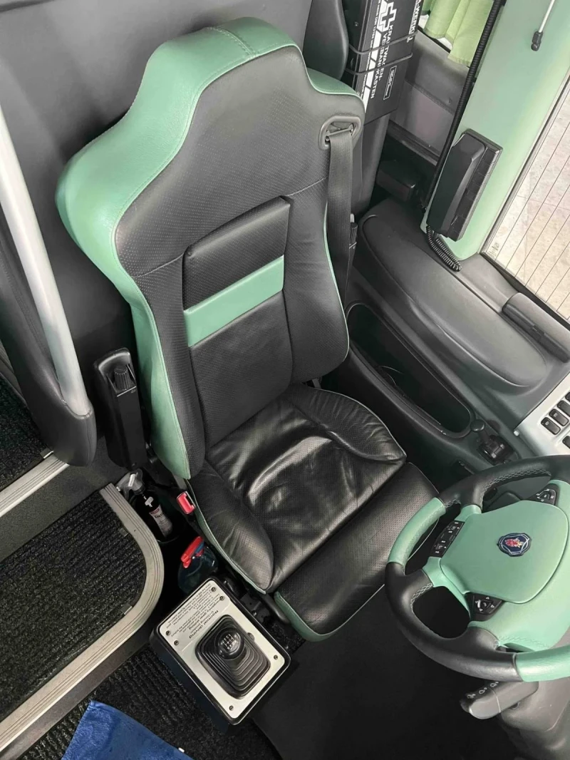 Scania Irizar, снимка 10 - Бусове и автобуси - 52913984