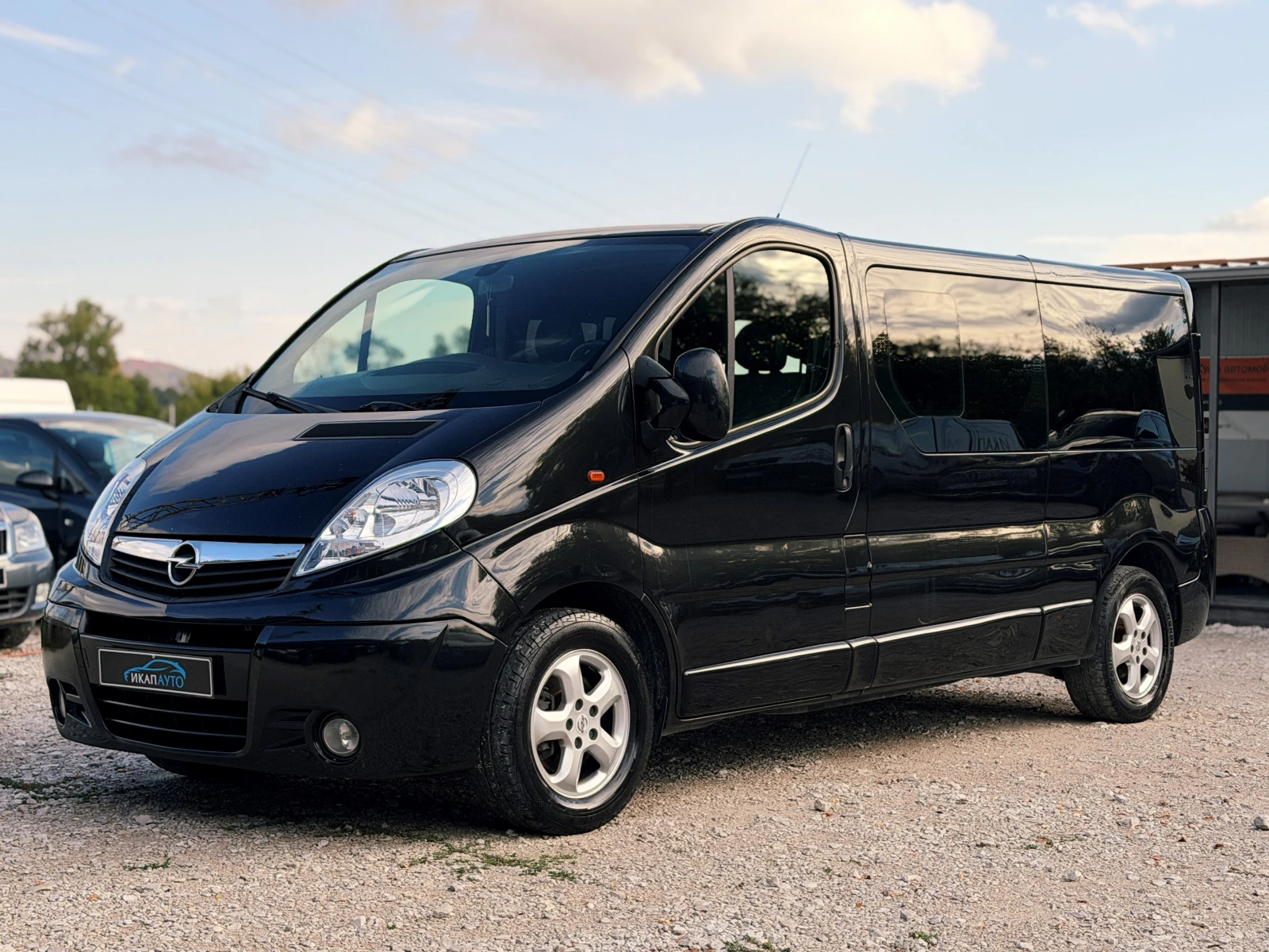 Opel Vivaro 2.0CDTi 9местен