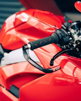 Ducati Panigale V4 | Mobile.bg    5