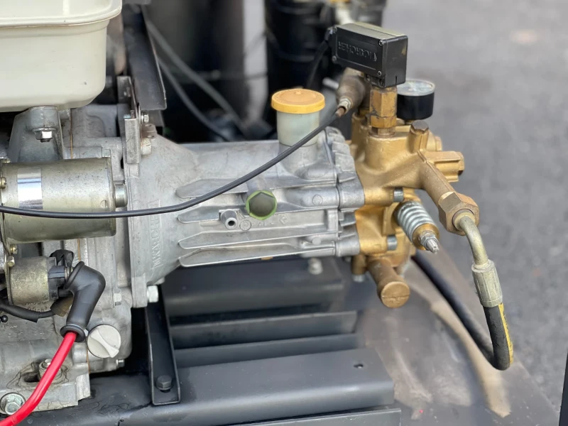 Други специализирани машини Друга Пароструйка Karcher HDS 1000 BE HONDA GX 390-13к.с, снимка 16 - Индустриална техника - 52304342