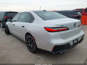 BMW 760 4.4l I xDrive, снимка 3 - Автомобили и джипове - 53670212