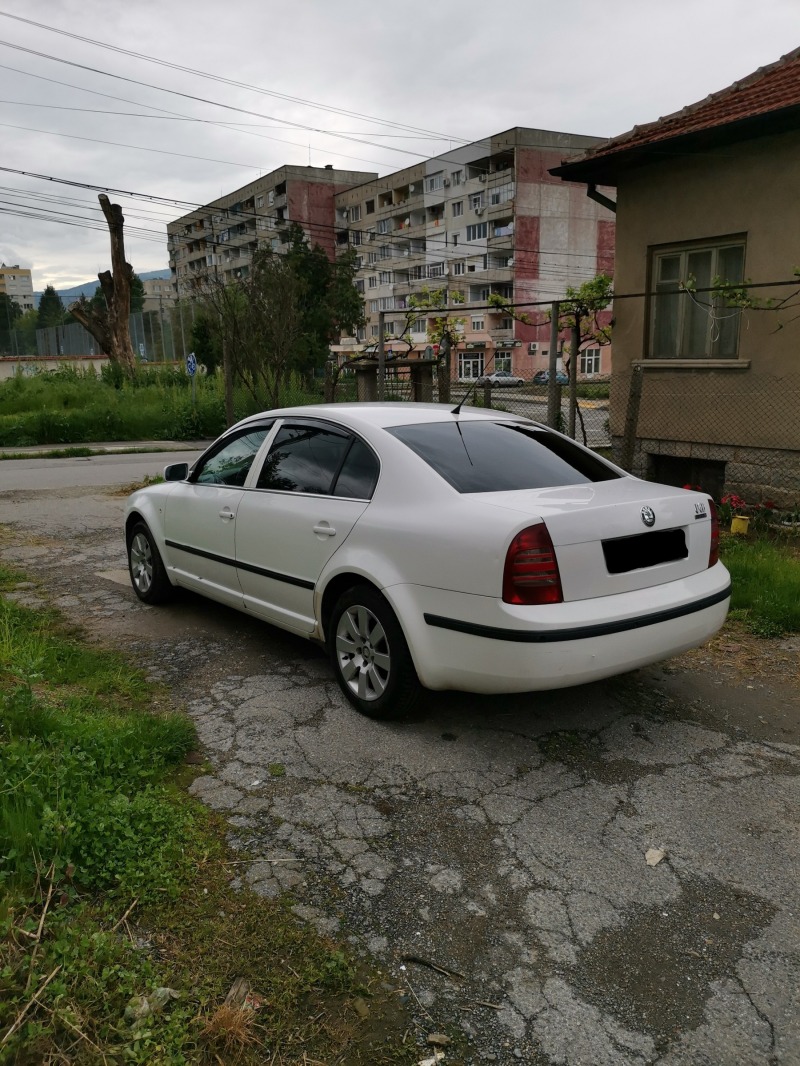 Skoda Superb, снимка 5 - Автомобили и джипове - 46306418