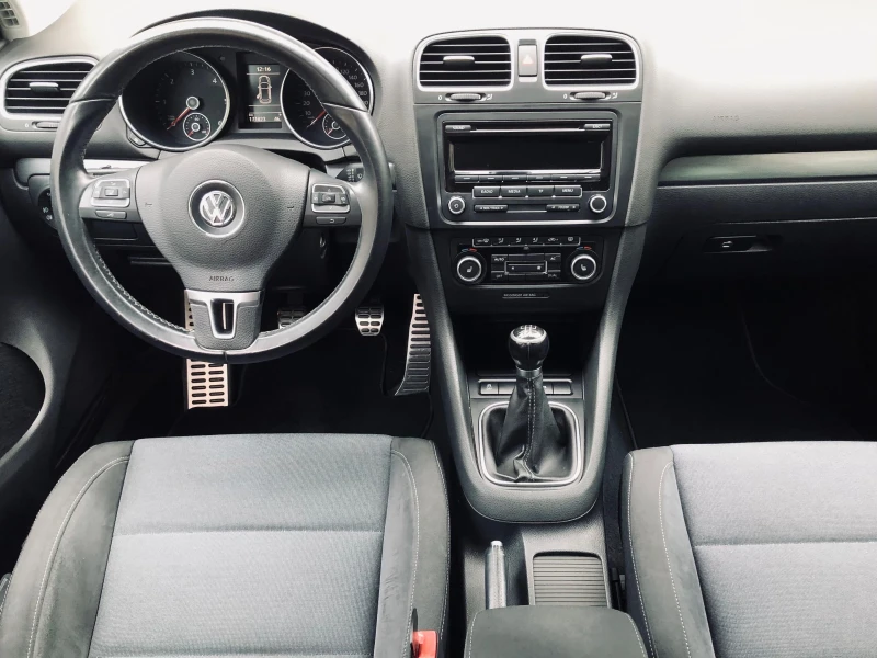 VW Golf 1.6TDI 105ps, снимка 6 - Автомобили и джипове - 47469830