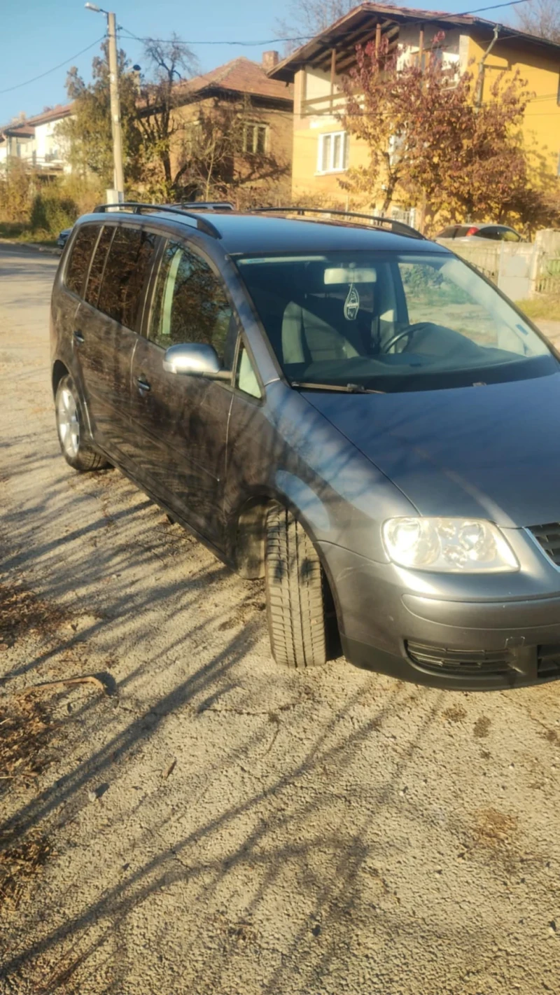 VW Touran, снимка 2 - Автомобили и джипове - 47945159