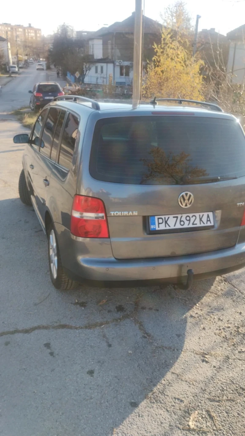 VW Touran, снимка 3 - Автомобили и джипове - 47945159