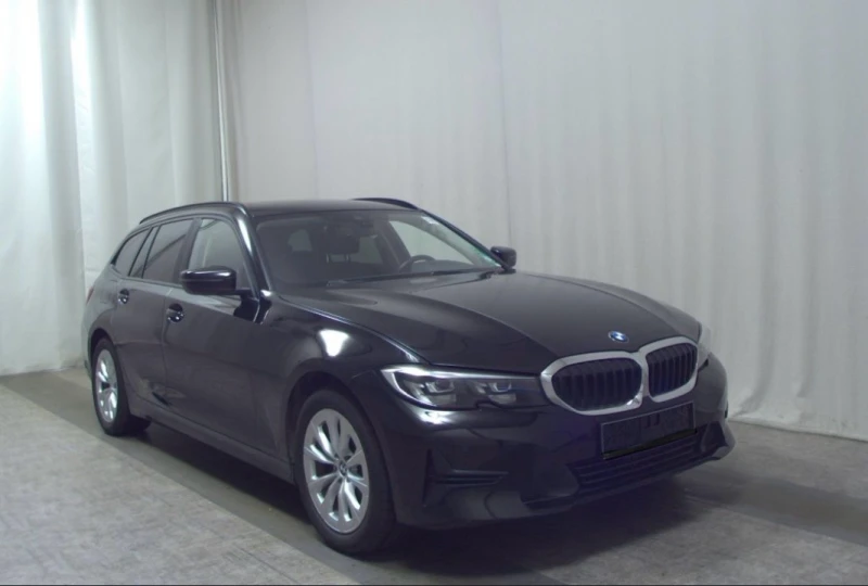 BMW 318 d Комби/LED/Digital/Германия/ЛИЗИНГ, снимка 2 - Автомобили и джипове - 52732400