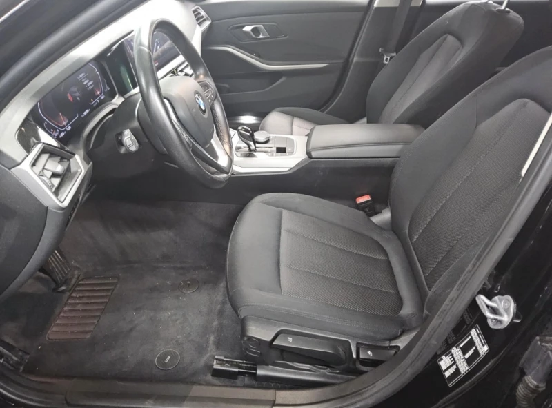 BMW 318 d Комби/LED/Digital/Германия/ЛИЗИНГ, снимка 7 - Автомобили и джипове - 52732400