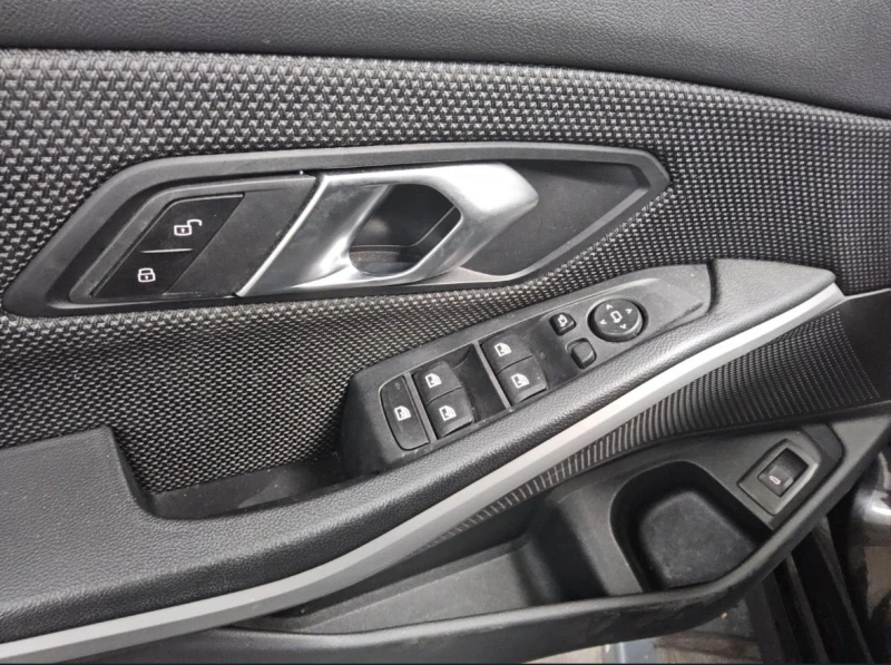 BMW 318 d Комби/LED/Digital/Германия/ЛИЗИНГ, снимка 8 - Автомобили и джипове - 52732400