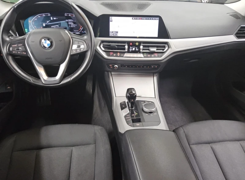 BMW 318 d Комби/LED/Digital/Германия/ЛИЗИНГ, снимка 4 - Автомобили и джипове - 52732400