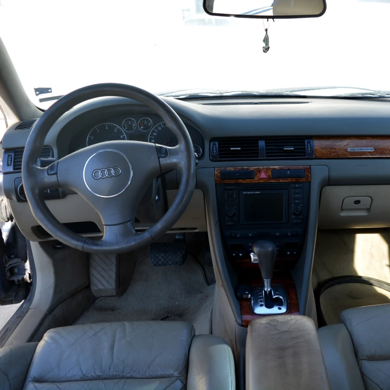 Audi A6 3.0 I, снимка 6 - Автомобили и джипове - 51767767