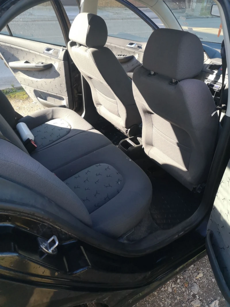 Skoda Fabia, снимка 12 - Автомобили и джипове - 52812655