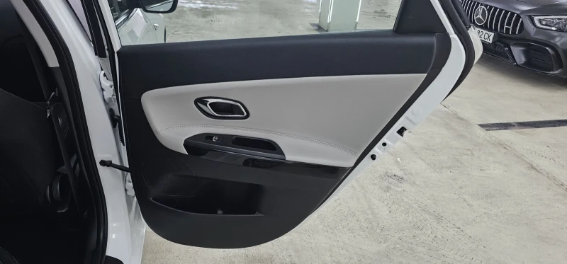 Kia Ceed 1.6 CRDI камера Германия Лизинг , снимка 13 - Автомобили и джипове - 53414604