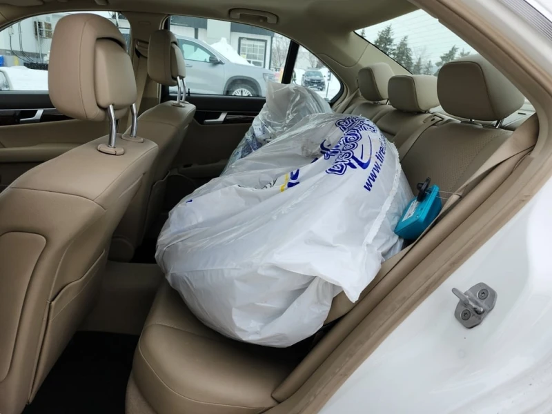 Mercedes-Benz C 300 * CARFAX * ЦЕНА ДО БГ, снимка 10 - Автомобили и джипове - 53443238