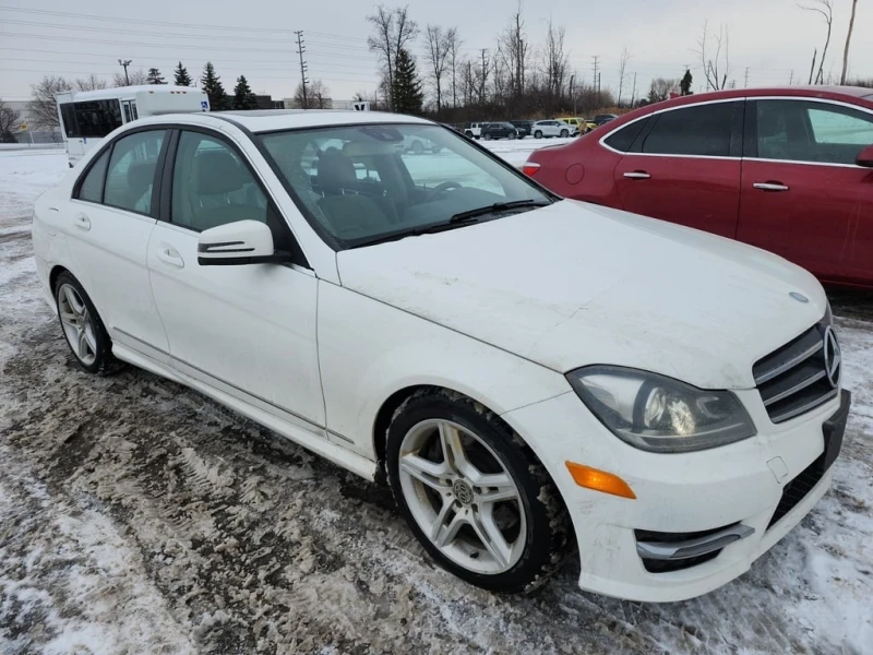 Mercedes-Benz C 300 * CARFAX * ЦЕНА ДО БГ, снимка 2 - Автомобили и джипове - 53443238