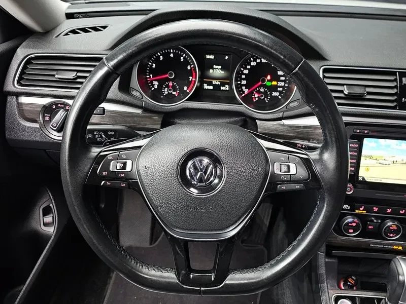 VW Passat 2.0 Tsi B7, снимка 14 - Автомобили и джипове - 55263330