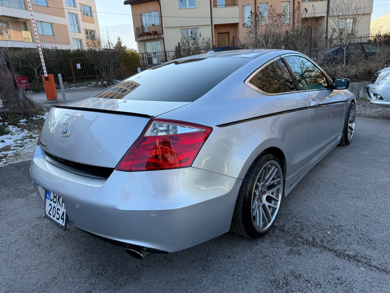 Honda Accord Coupe 2.4 i-VTEC (201 кс) Регистриран/Обслужен - изображение 8