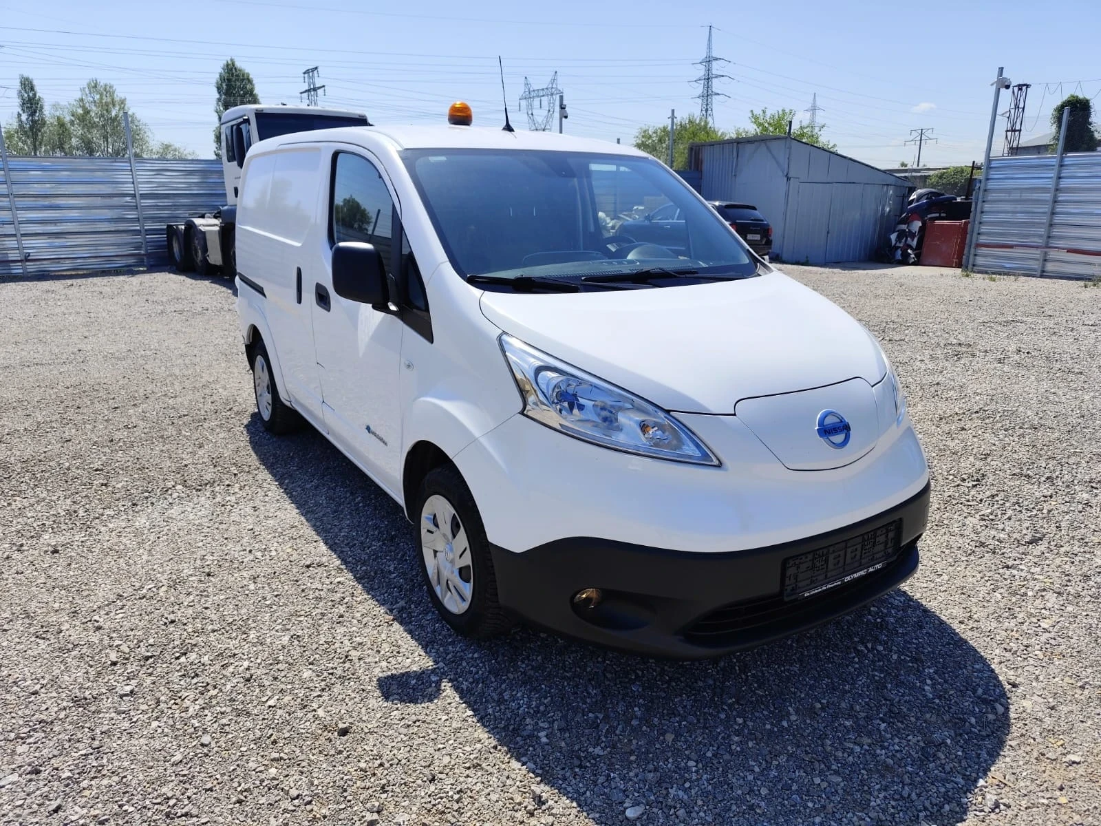 Nissan e-NV200  - изображение 2