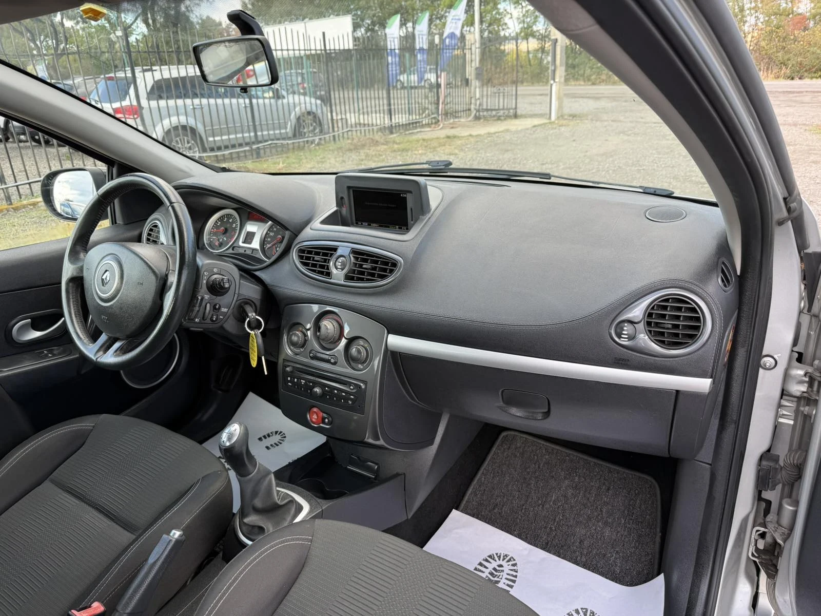 Renault Clio 1, 2i GPL - изображение 10