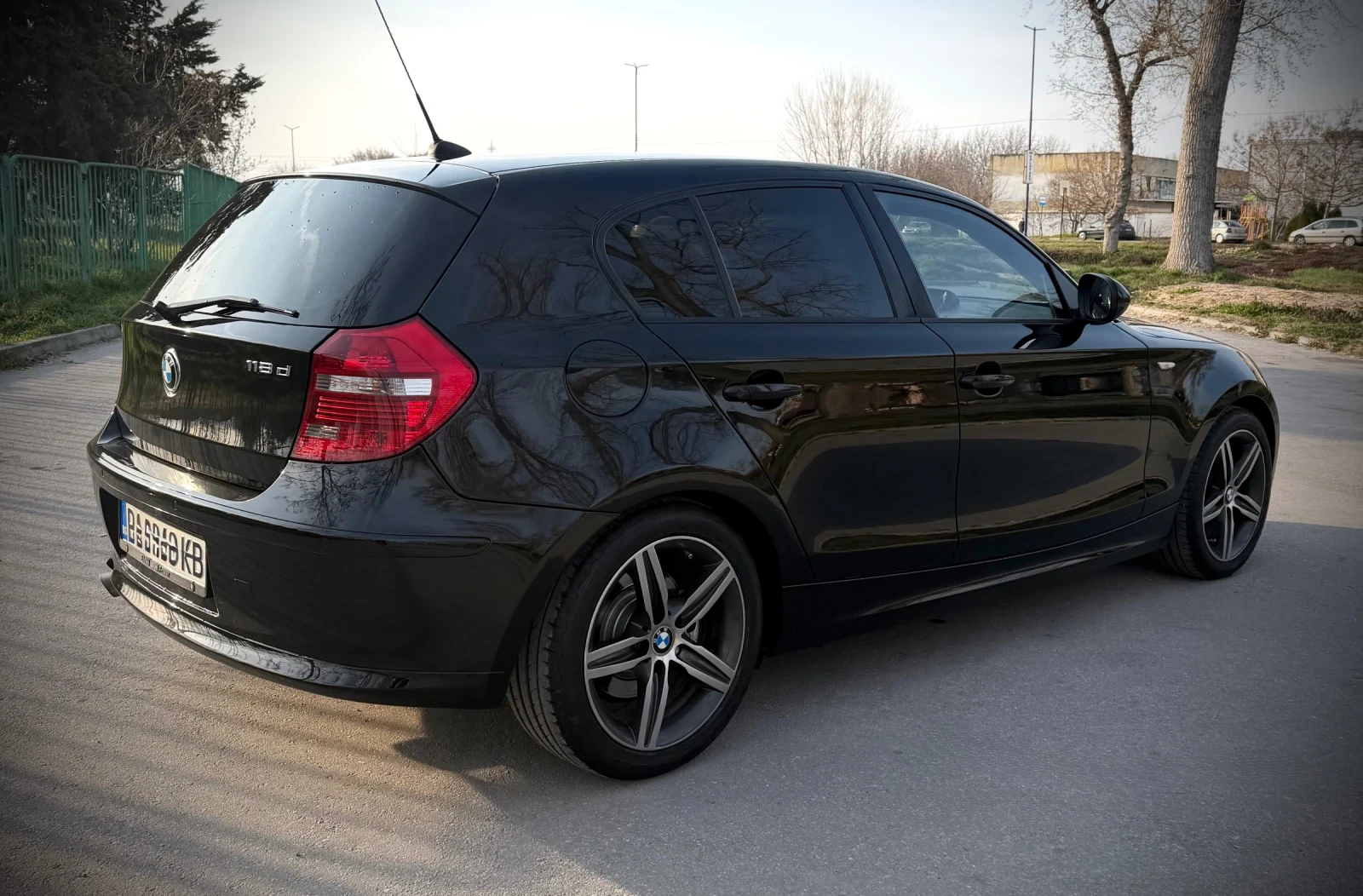 BMW 118 FACELIFT-2.0D-143k.c.-2010г. Отлична! , снимка 3 - Автомобили и джипове - 53852177