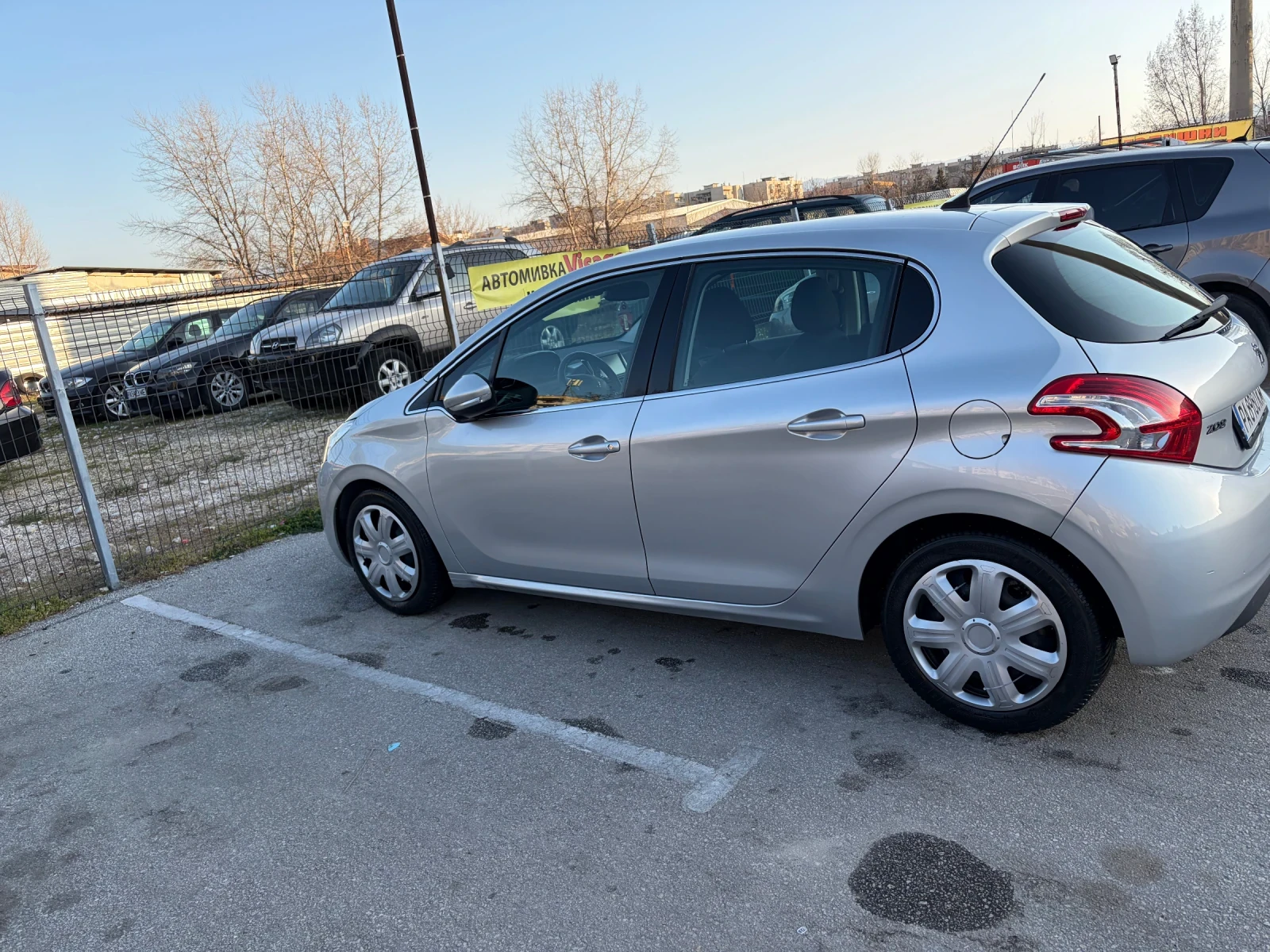 Peugeot 208 1, 6 HDI, снимка 10 - Автомобили и джипове - 53852445