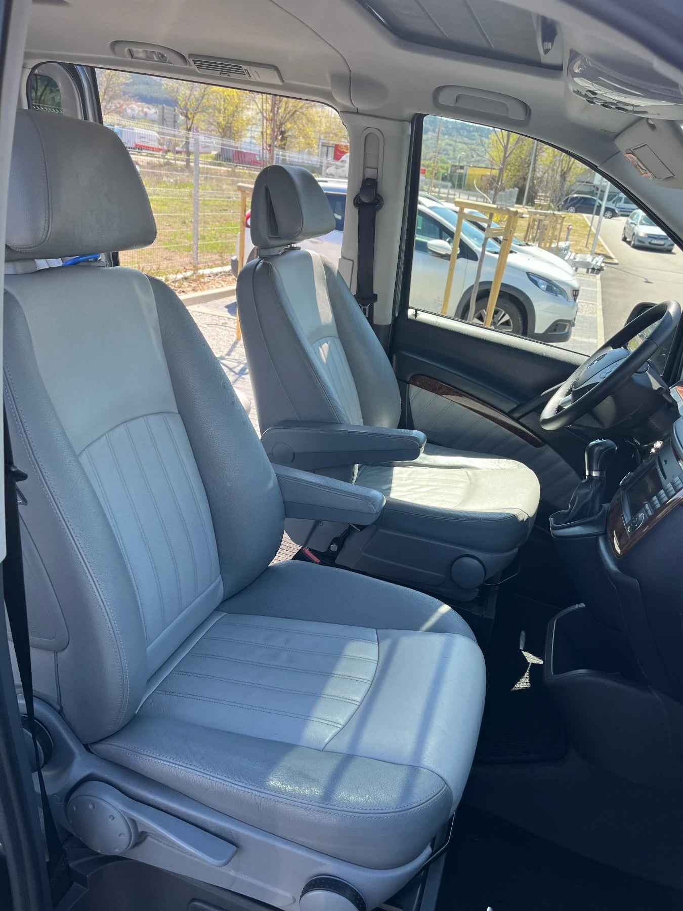 Mercedes-Benz Viano, снимка 11 - Автомобили и джипове - 54260497