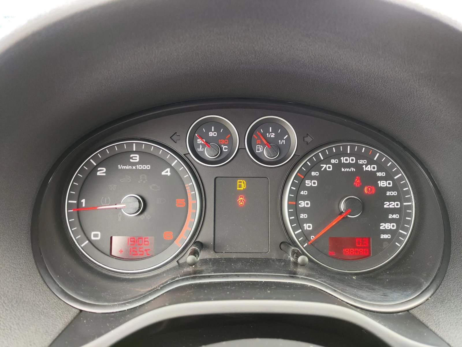 Audi A3 1.6.TDI 105кс. Facelift, снимка 11 - Автомобили и джипове - 54705532