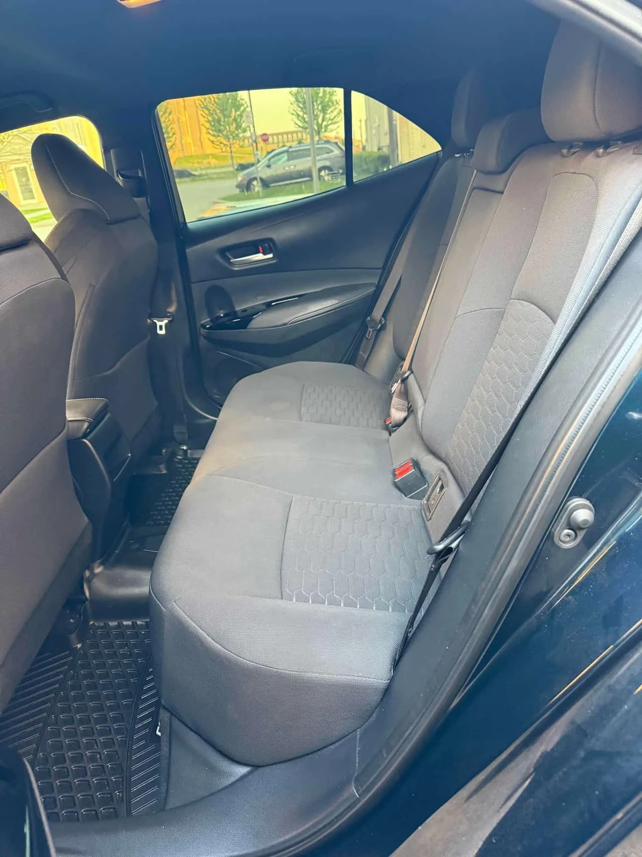 Toyota Corolla * CVT * CARFAX * KEYLESS, снимка 12 - Автомобили и джипове - 54776525