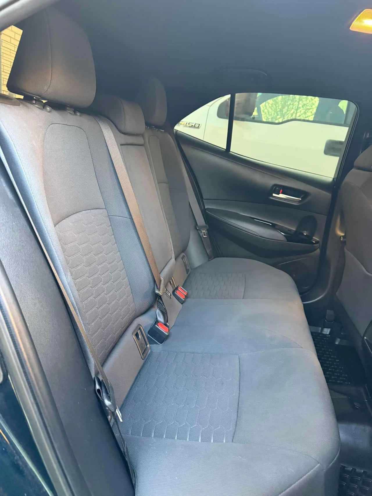 Toyota Corolla * CVT * CARFAX * KEYLESS, снимка 11 - Автомобили и джипове - 54776525