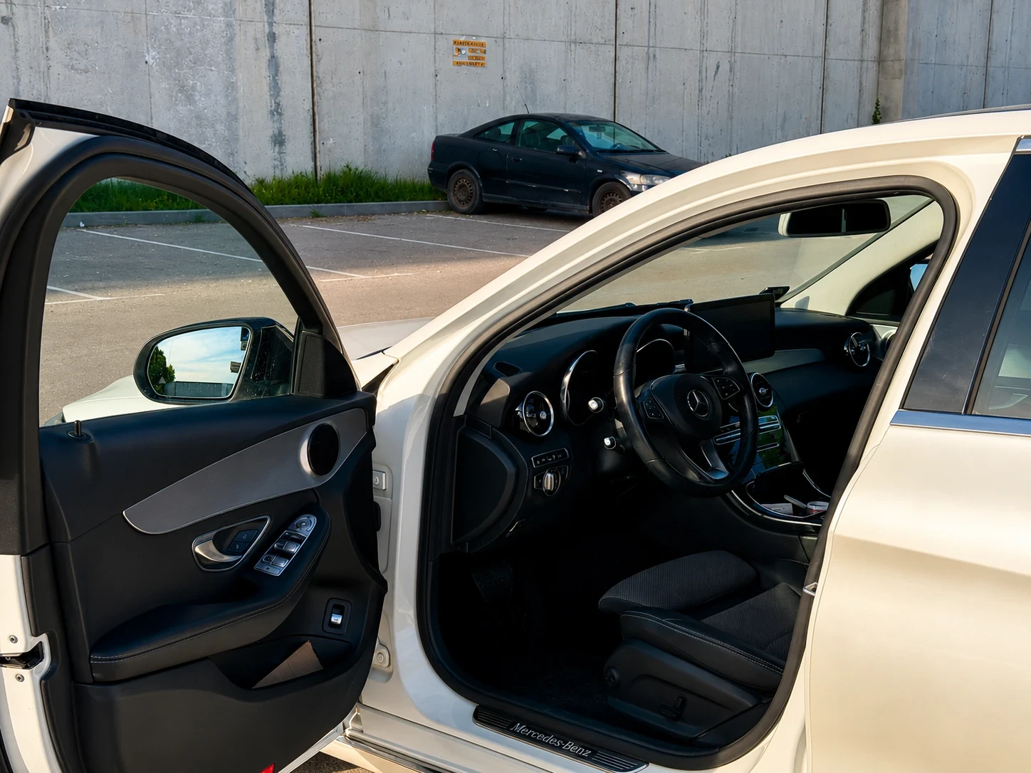 Mercedes-Benz C 350     C 350 e Plug-in Hybrid, снимка 8 - Автомобили и джипове - 54855649