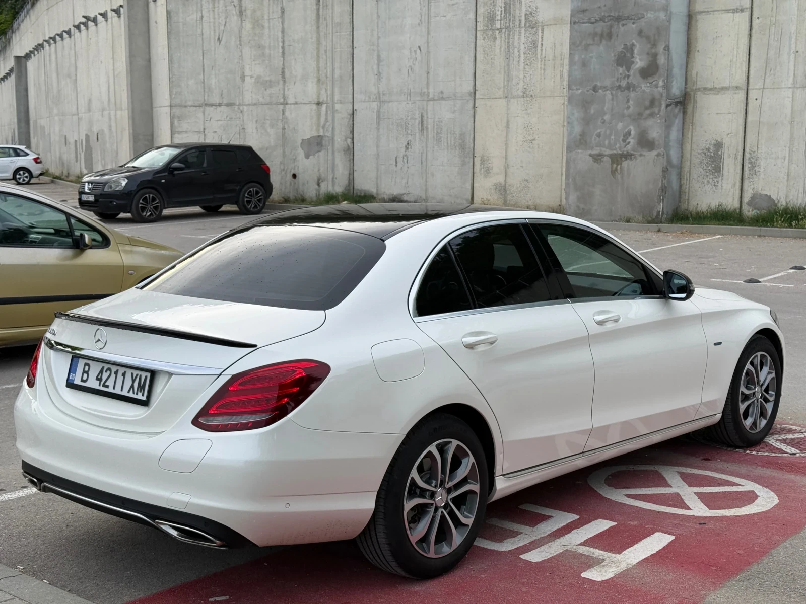 Mercedes-Benz C 350     C 350 e Plug-in Hybrid, снимка 4 - Автомобили и джипове - 54855649